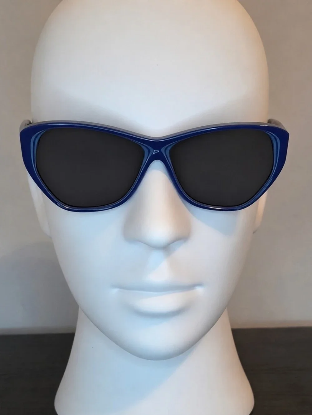 Karl Lagerfeld KL6103S Blue Cat Eye Sunglasses NWT w/ Case Retro Designer UV